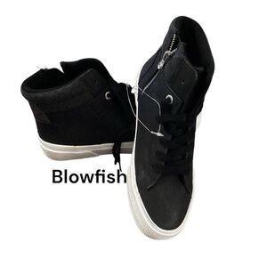NWT BLOWFISH WOMENS HI-TOP BLACK SUEDE FEEL SIZE 8.5 INCREDIBLY COMFORTABLE
